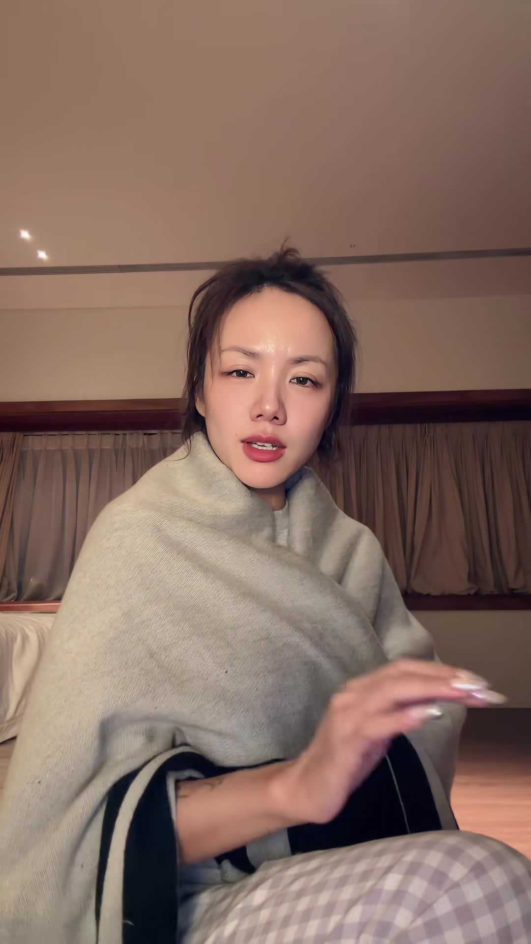 Video hát opera đang gây sốt của Phương Ly