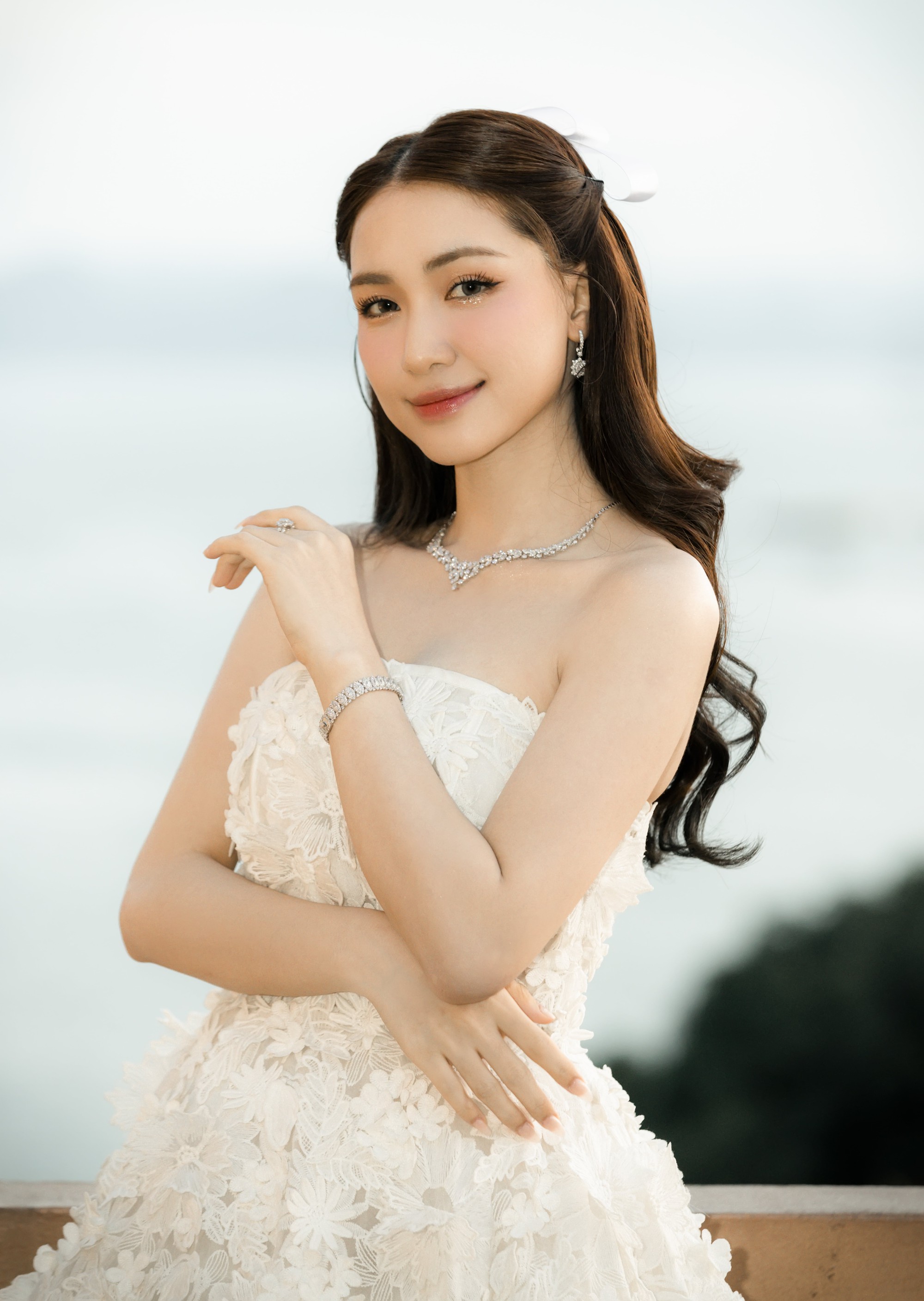 Hòa Minzy sở hữu nhiều bản hit ballad Hòa Minzy với các bản ballad nổi tiếng