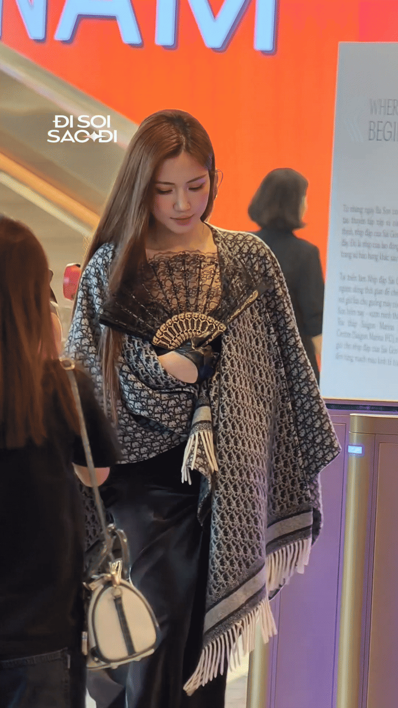 Hòa Minzy đầu tư kĩ cho một màn hở bạo- Ảnh 2. Tạo hình kín đáo của Hòa Minzy