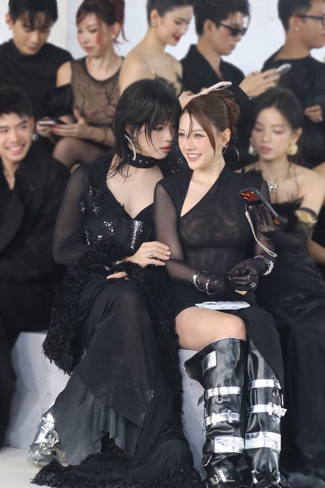 Em gái Trấn Thành vướng chỉ trích- Ảnh 5. Phong cách thời trang mới của Uyển Ân