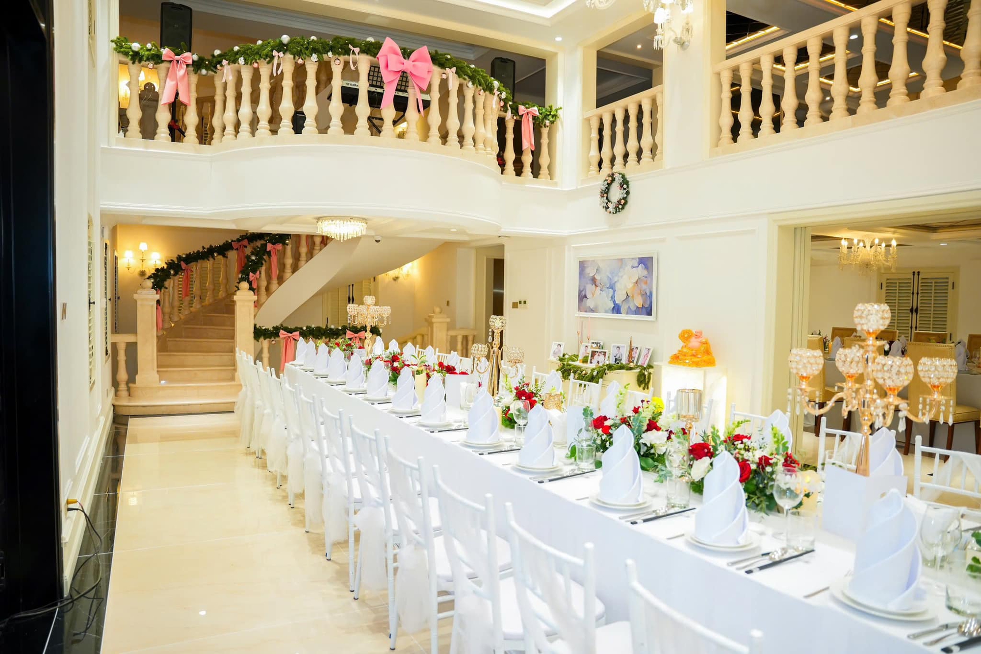 Không gian phòng khách biệt thự Phòng khách biệt thự tân cổ điển