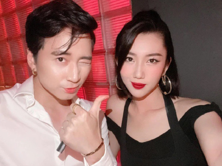 - Ảnh 5. Thúy Ngân và Karik có nhiều khoảnh khắc thân thiết.