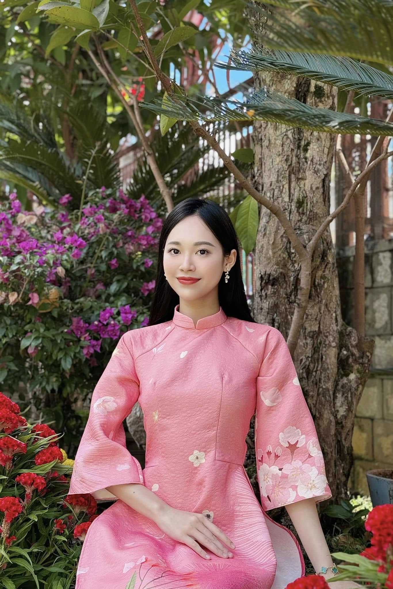 Cuộc sống sang trọng của Trịnh Thuỳ Linh