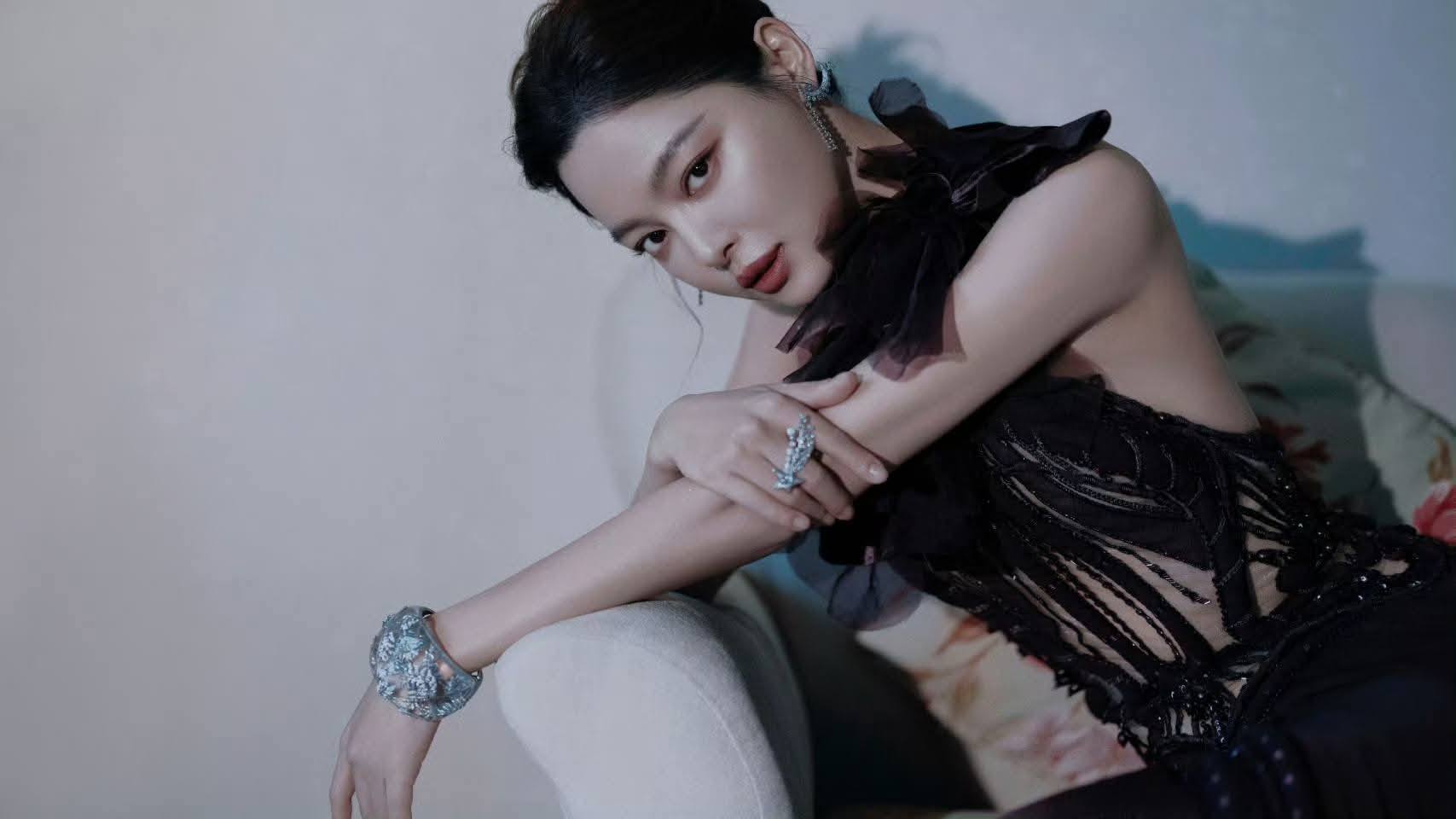 Tân Chỉ Lôi trên báo chí quốc tế Hình ảnh nổi bật của Tân Chỉ Lôi