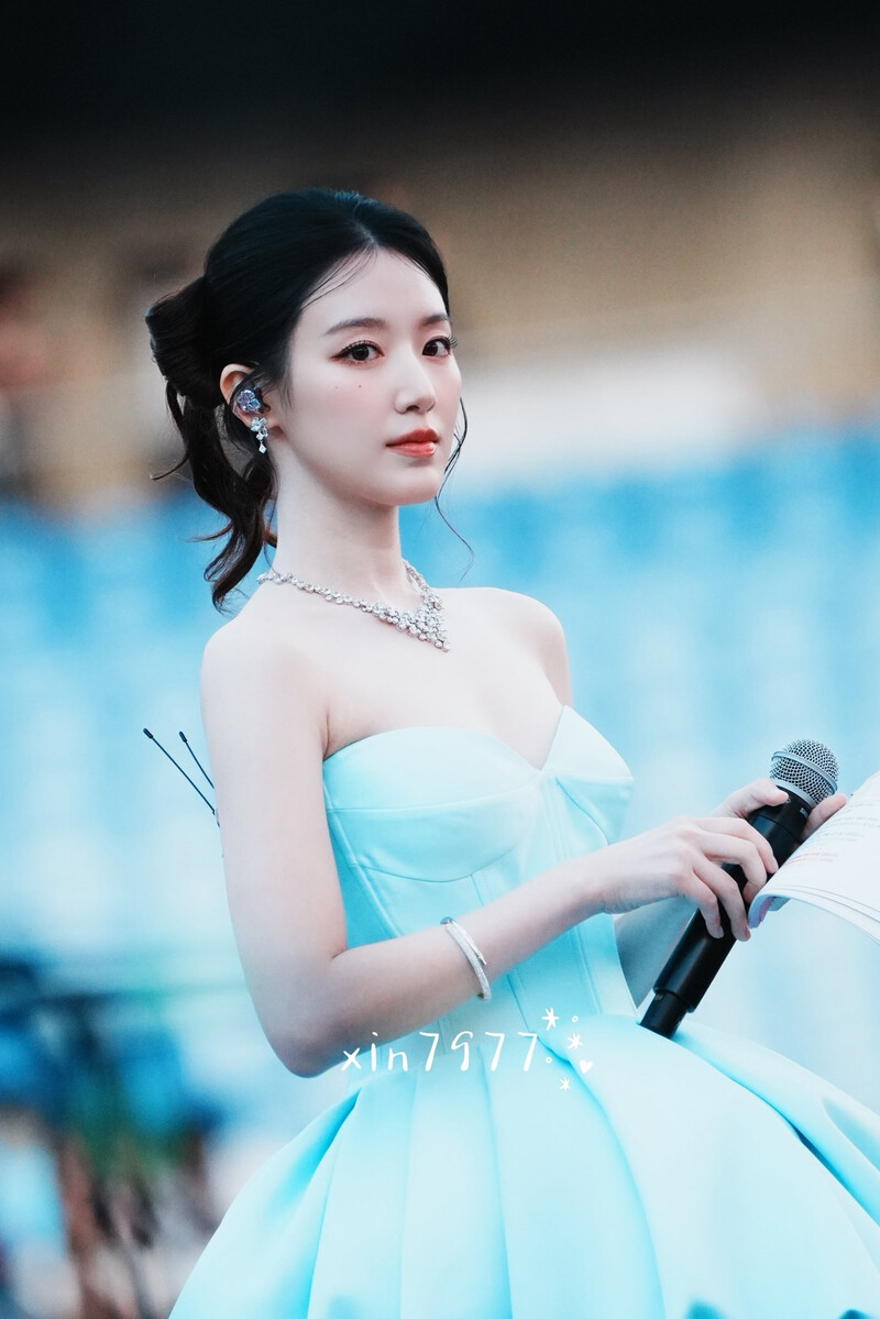 Xinh đẹp lộng lẫy như công chúa Shuhua rạng rỡ như công chúa tại AAA