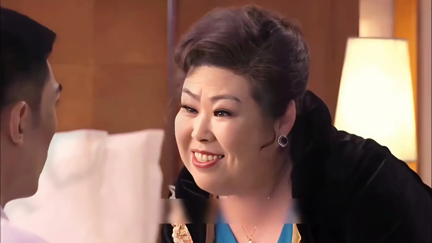 Đổng Lập Phạm vai phú bà