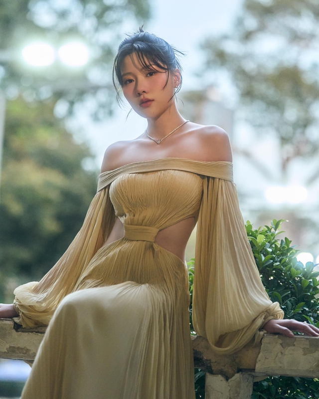 Em gái Trấn Thành vướng chỉ trích- Ảnh 6. Nhan sắc và phong cách thời trang Uyển Ân được nâng cấp