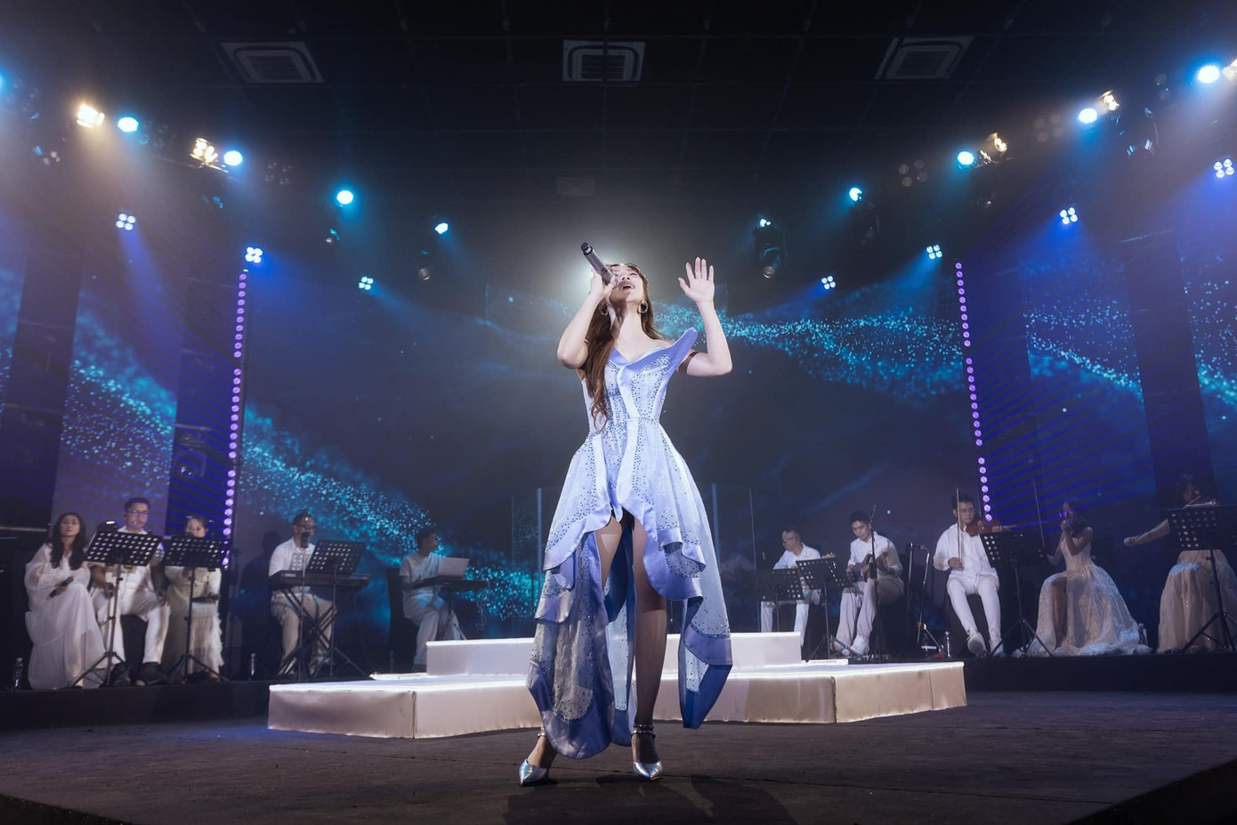 Hương Tràm hoạt động âm thầm nhưng đắt show Hương Tràm hoạt động âm thầm nhưng đắt show