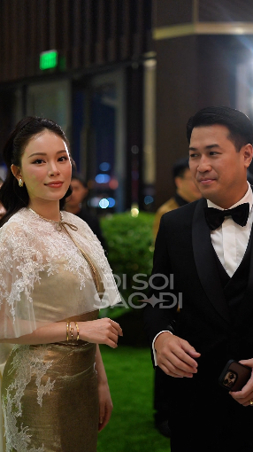 Linh Rin với phong cách sang chảnh nữ tính Linh Rin khoe phong cách nữ tính, thanh lịch