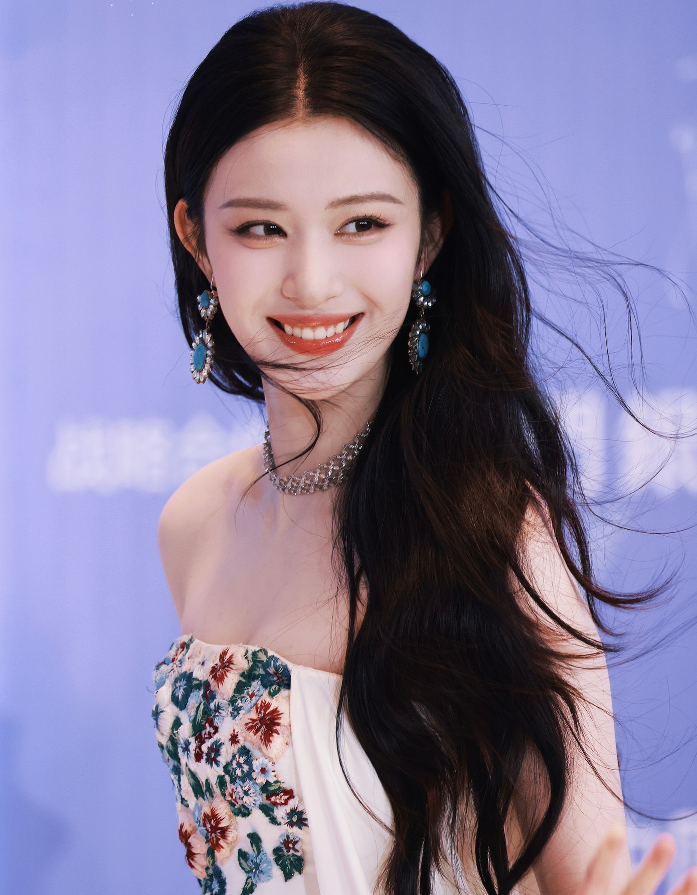 Vương Sở Nhiên giao lưu cùng đồng nghiệp Vương Sở Nhiên trò chuyện thân mật