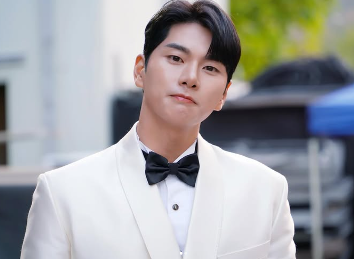 Gia thế thiếu gia showbiz Lee Yi Kyung